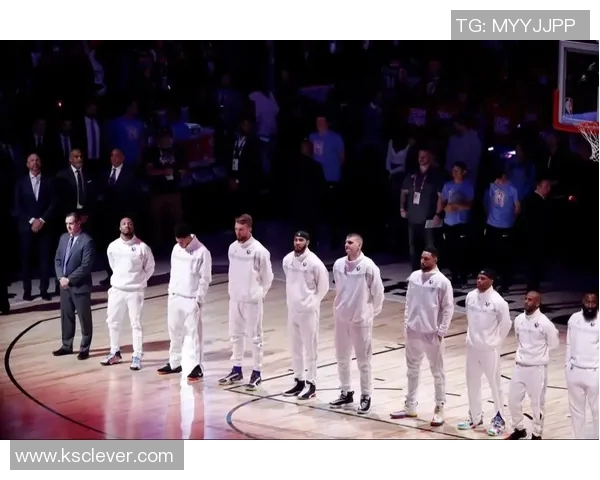 克里斯保罗的篮球传奇与职业生涯的辉煌成就回顾